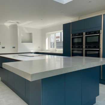 Blue Copper Kitchen Image 7