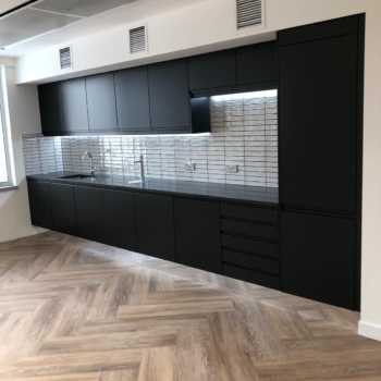 Anthracite Kitchen Image 3